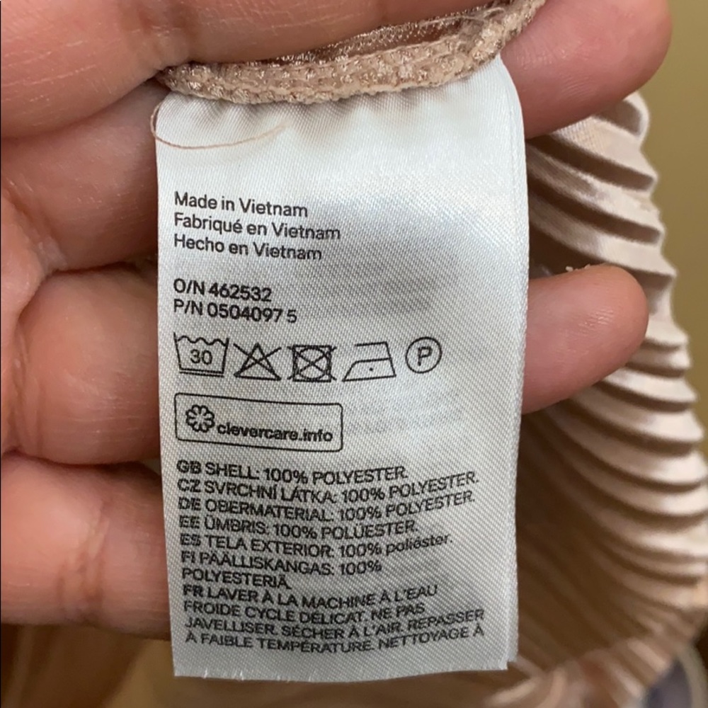 3 for $25 | H&M Pale Pink Pleated Midi Dress - Picture 6 of 6